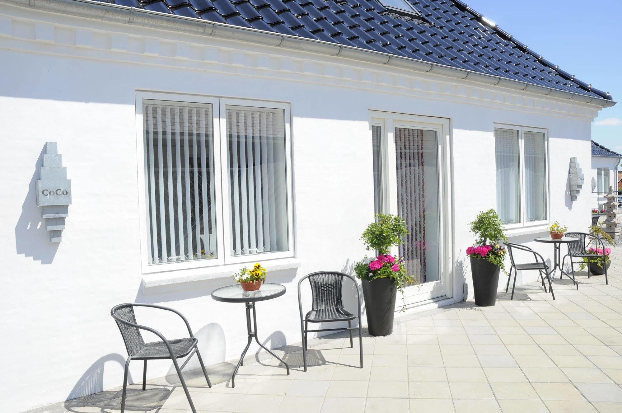 Hotel Coco Aps Esbjerg Exterior foto