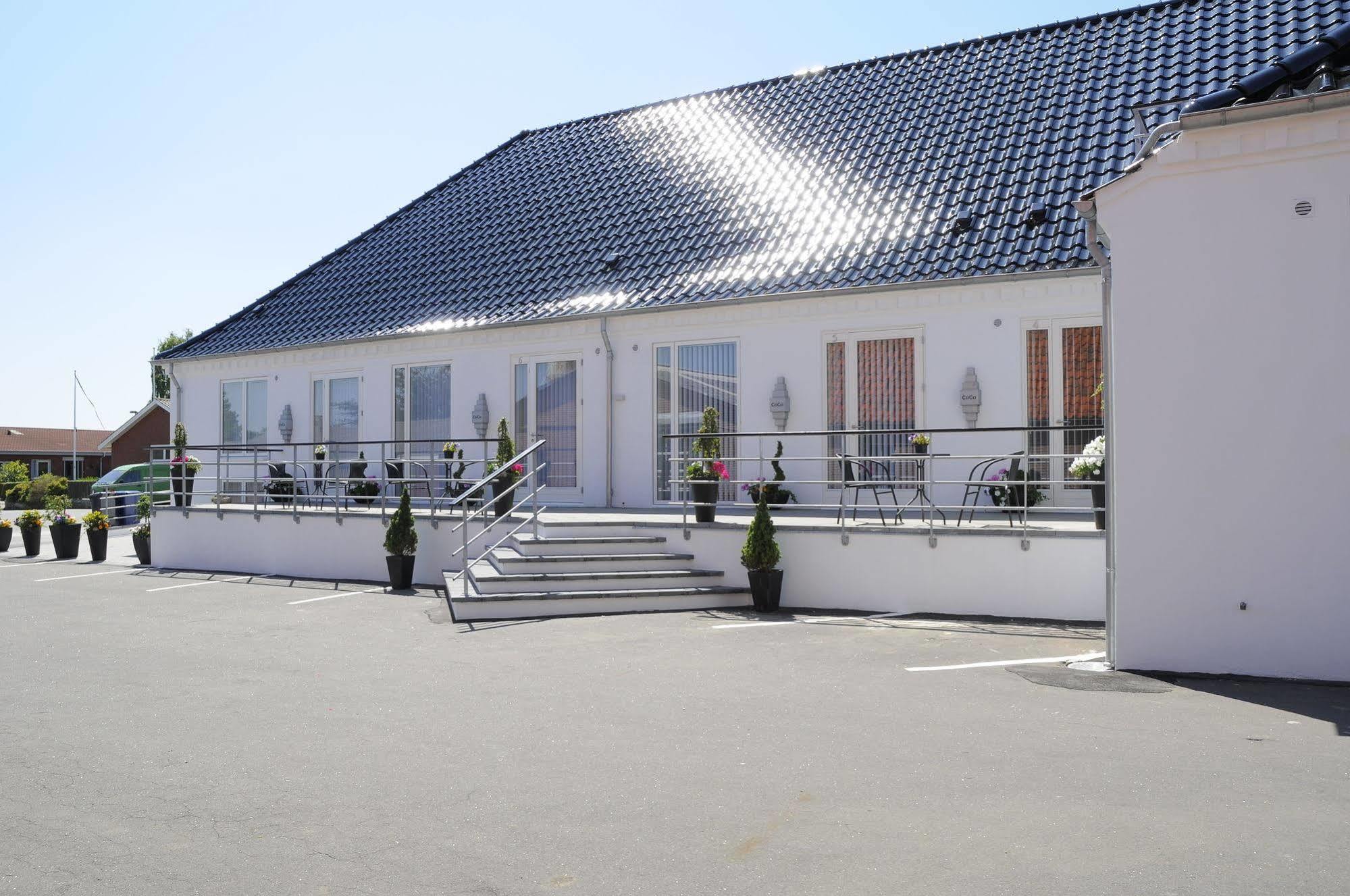 Hotel Coco Aps Esbjerg Exterior foto