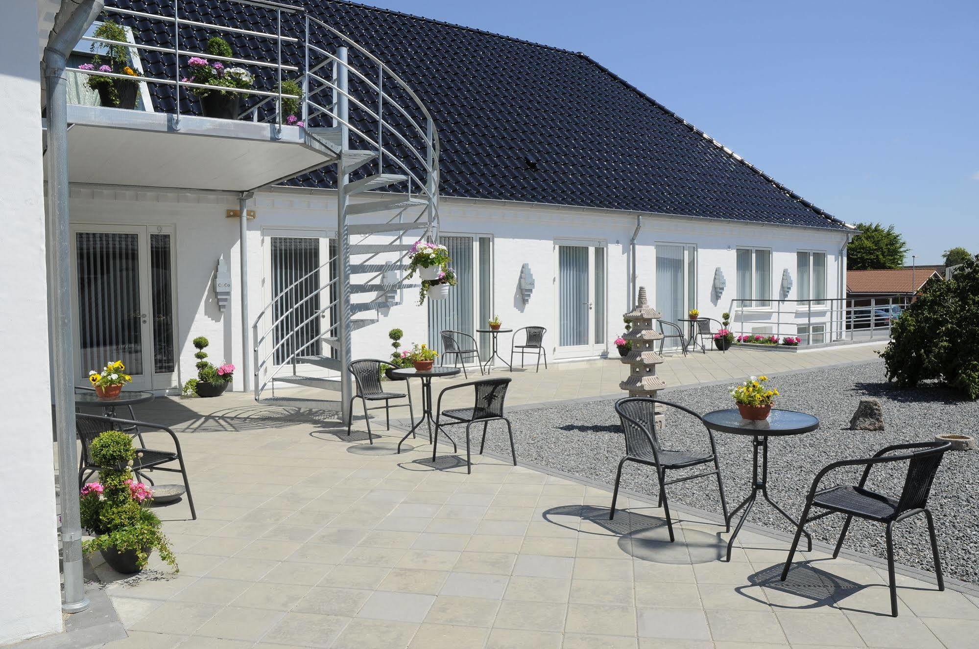 Hotel Coco Aps Esbjerg Exterior foto